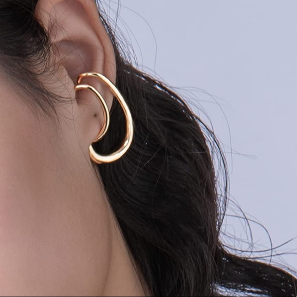 NWT double gold conch earring seen on Kylie Jenner